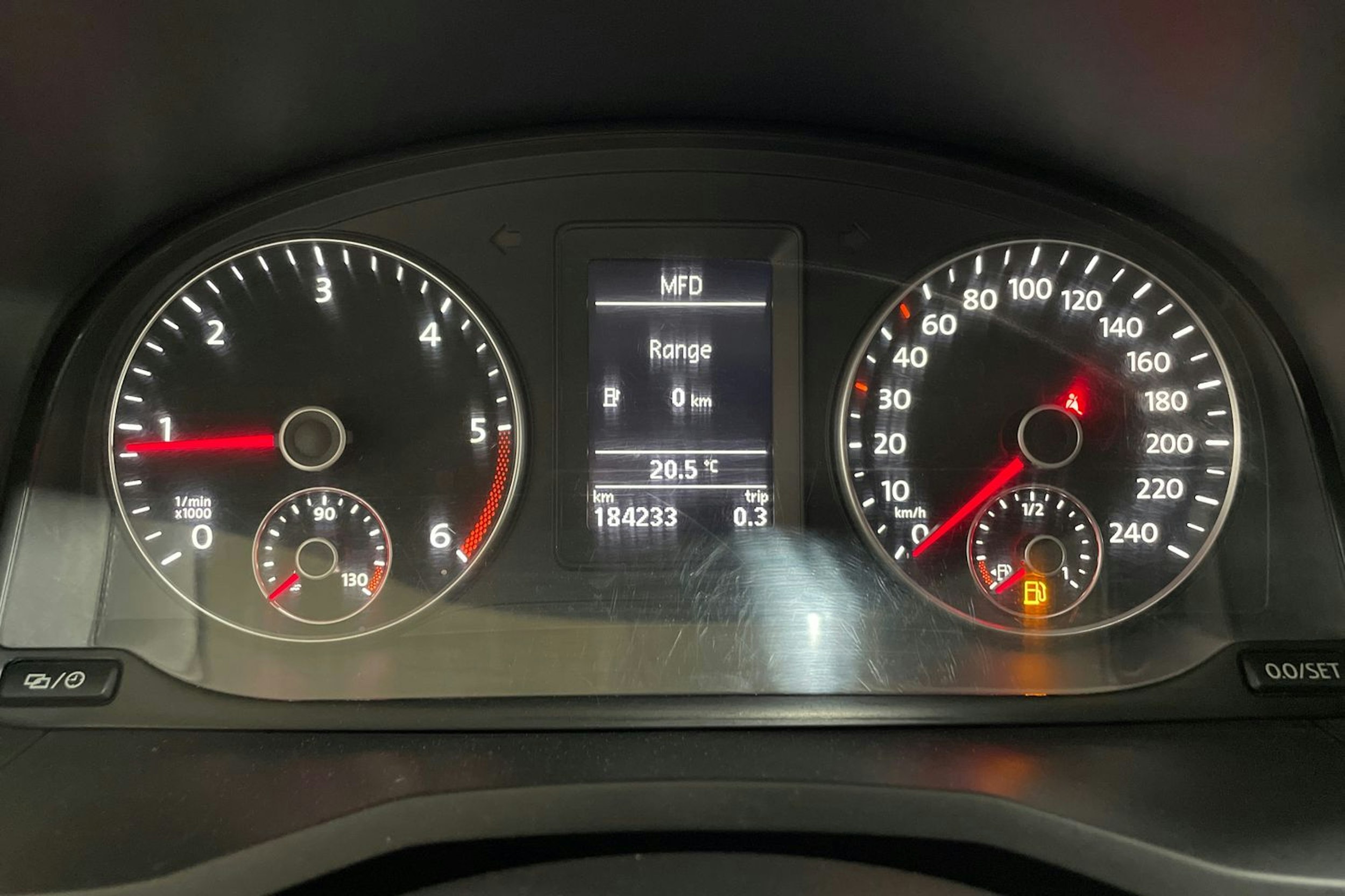 sininen Volkswagen Caddy 2016 kuva 16.