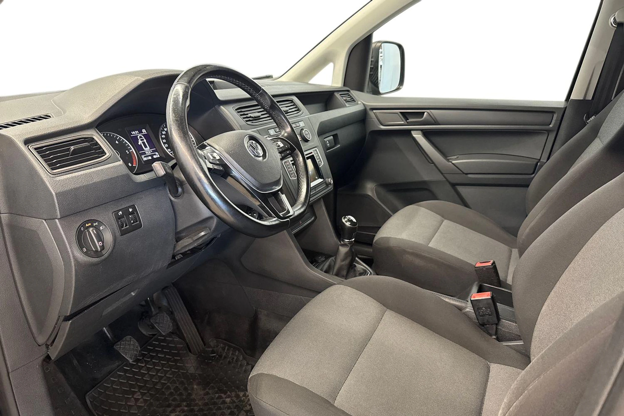 musta Volkswagen Caddy 2016 kuva 8.