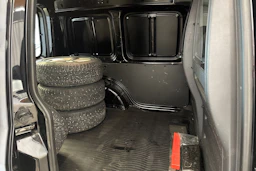 musta Volkswagen Caddy 2016 kuva 23.