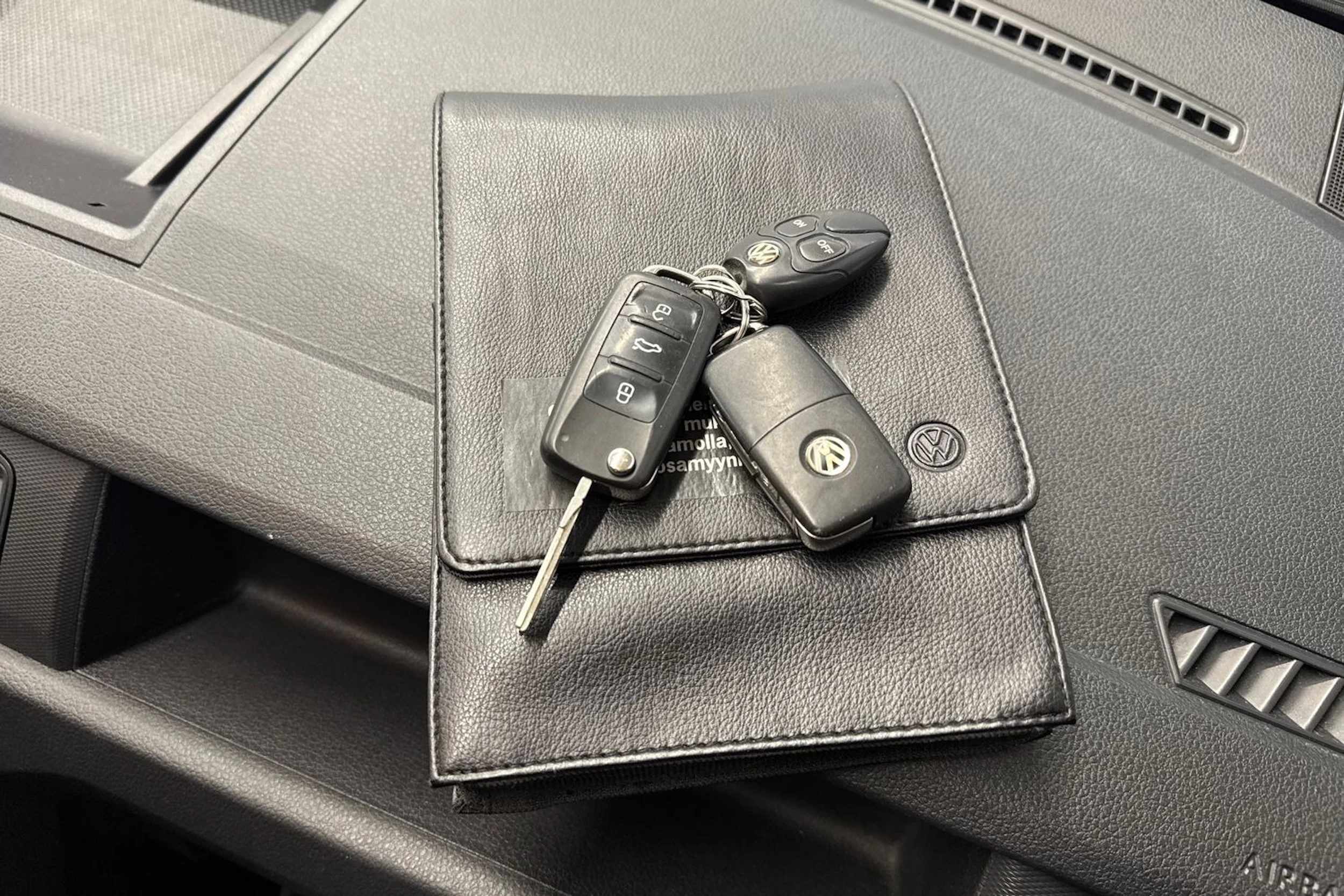 musta Volkswagen Caddy 2016 kuva 24.