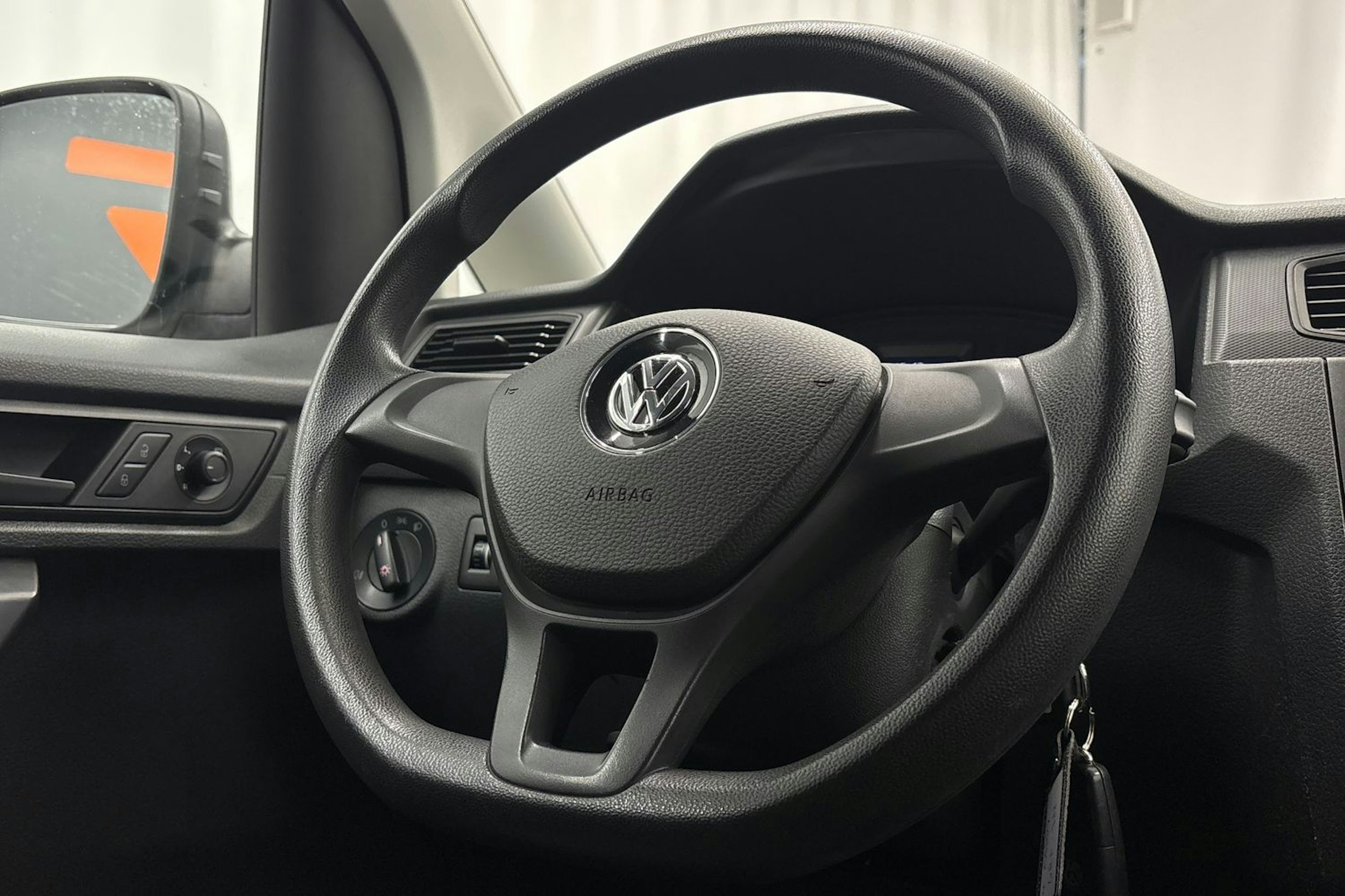 valkoinen Volkswagen Caddy 2016 kuva 14.