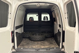 valkoinen Volkswagen Caddy 2016 kuva 16.