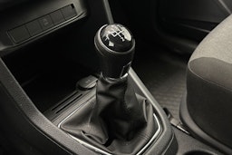 valkoinen Volkswagen Caddy 2016 kuva 18.