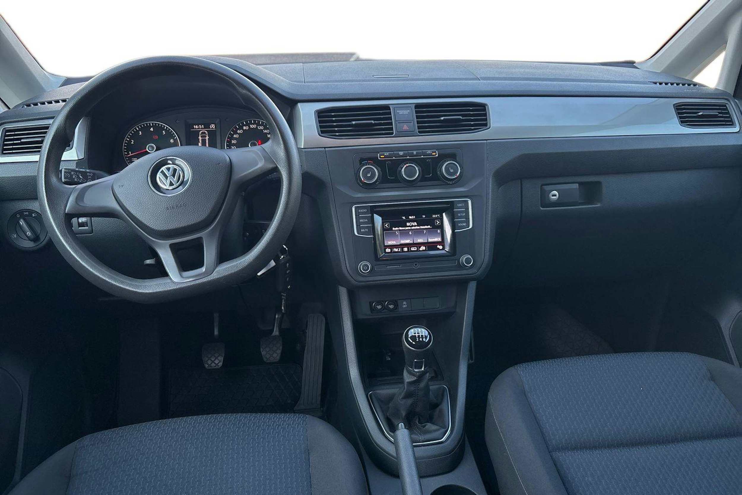 Sininen Volkswagen CADDY 2016 kuva 9.