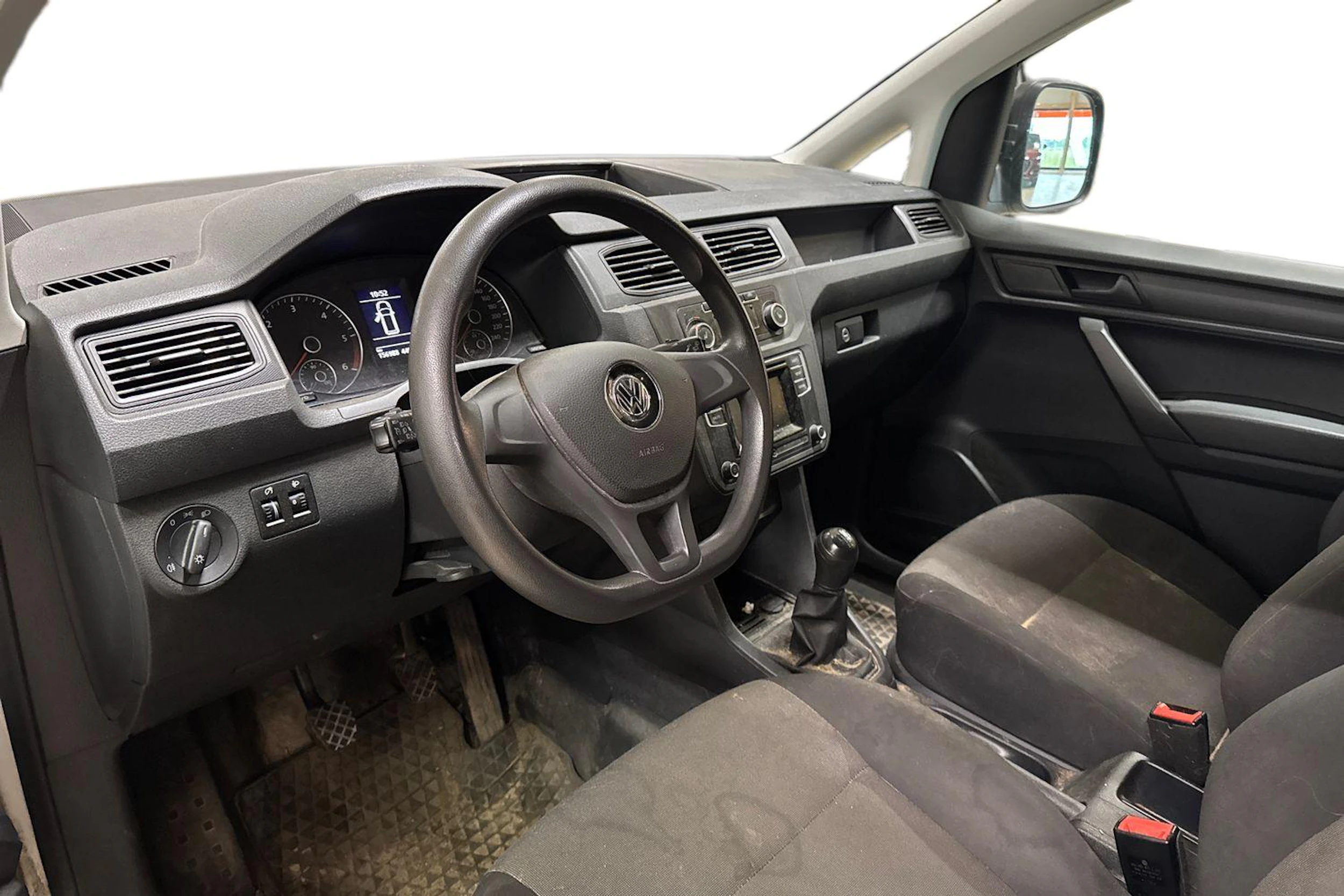 valkoinen Volkswagen Caddy 2016 kuva 3.
