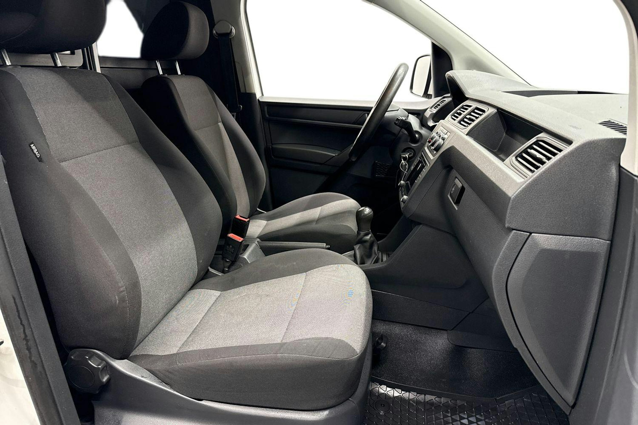 Valkoinen Volkswagen CADDY 2016 kuva 11.