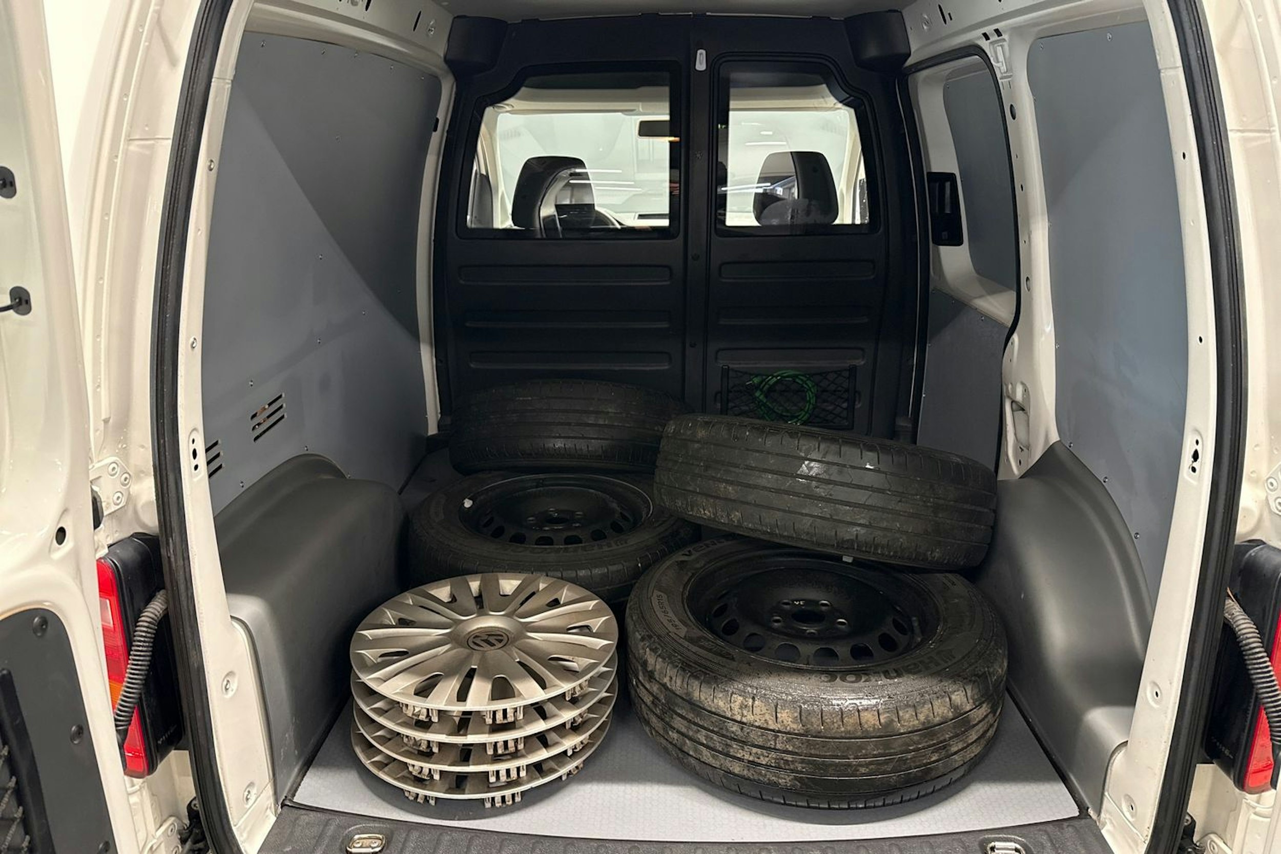 Valkoinen Volkswagen CADDY 2016 kuva 15.