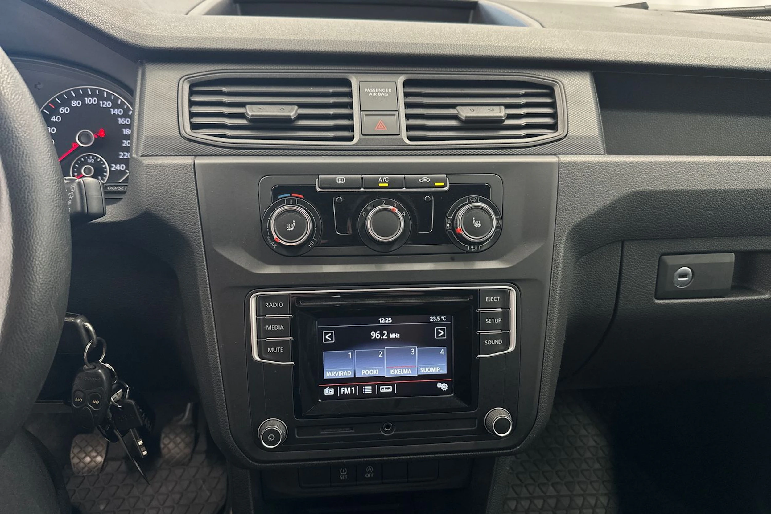 hopea Volkswagen Caddy 2016 kuva 14.