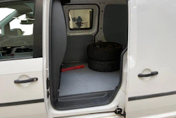 valkoinen Volkswagen Caddy 2017 kuva 11.