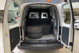 valkoinen Volkswagen Caddy 2017 kuva 13.