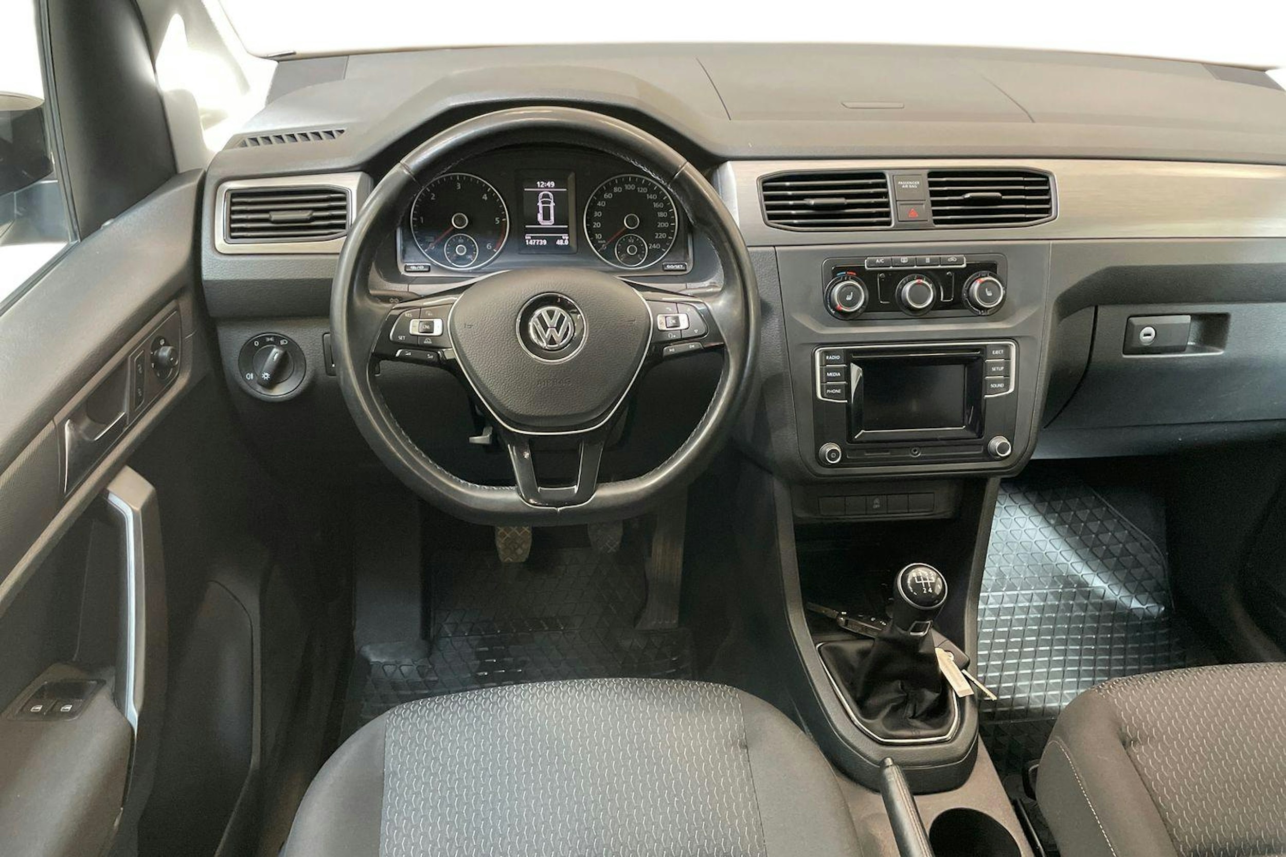 musta Volkswagen Caddy 2017 kuva 9.