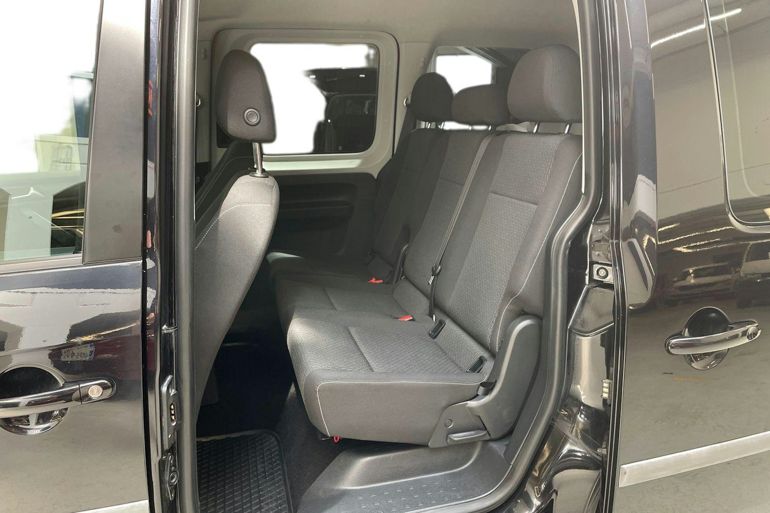 musta Volkswagen Caddy 2017 kuva 10.