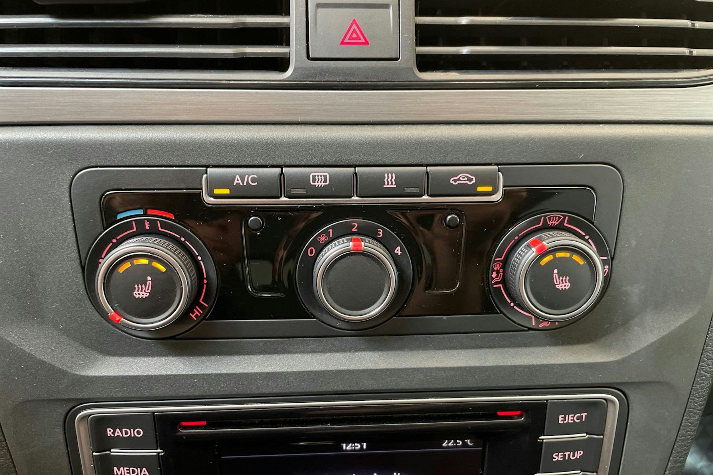 musta Volkswagen Caddy 2017 kuva 20.