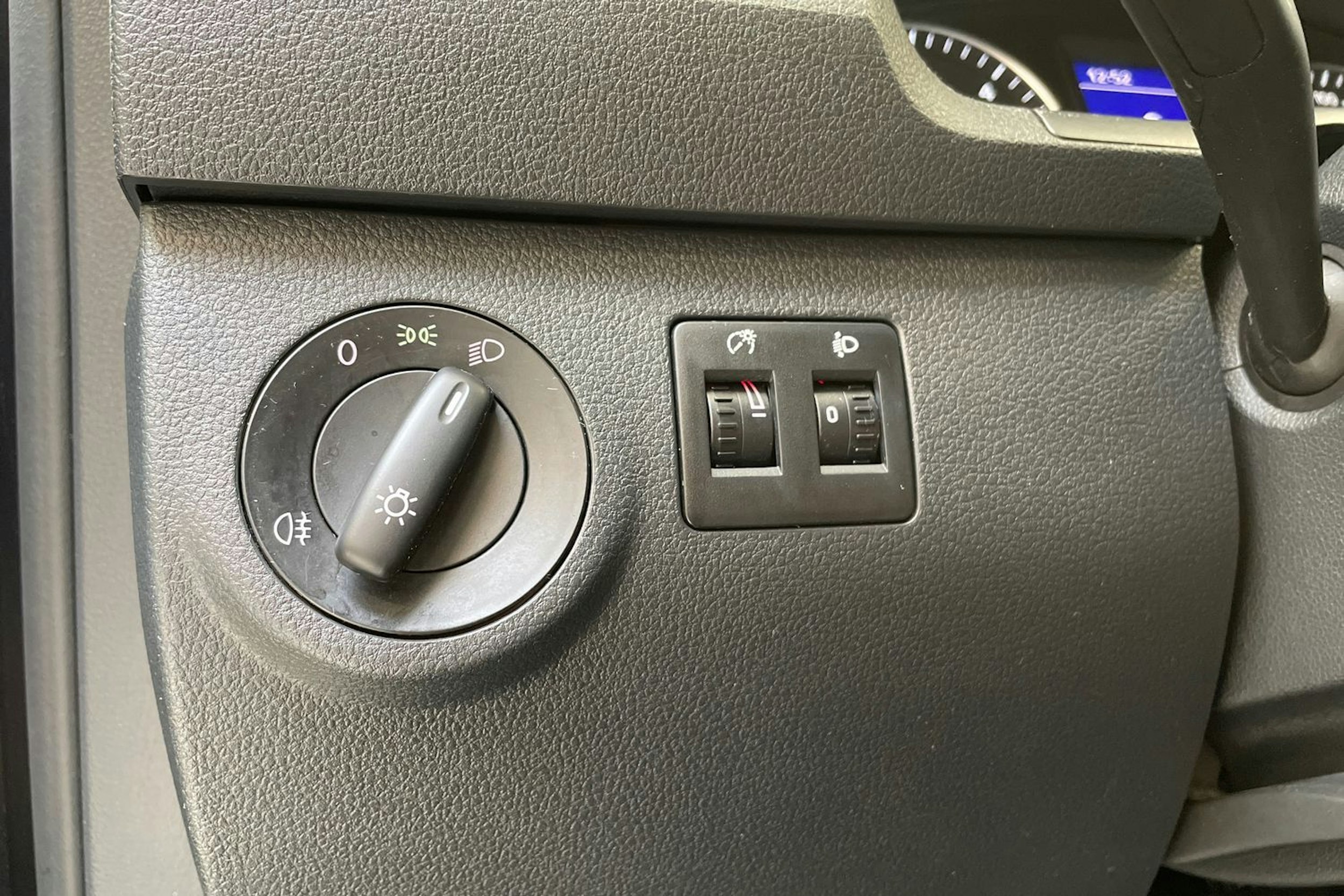 musta Volkswagen Caddy 2017 kuva 25.