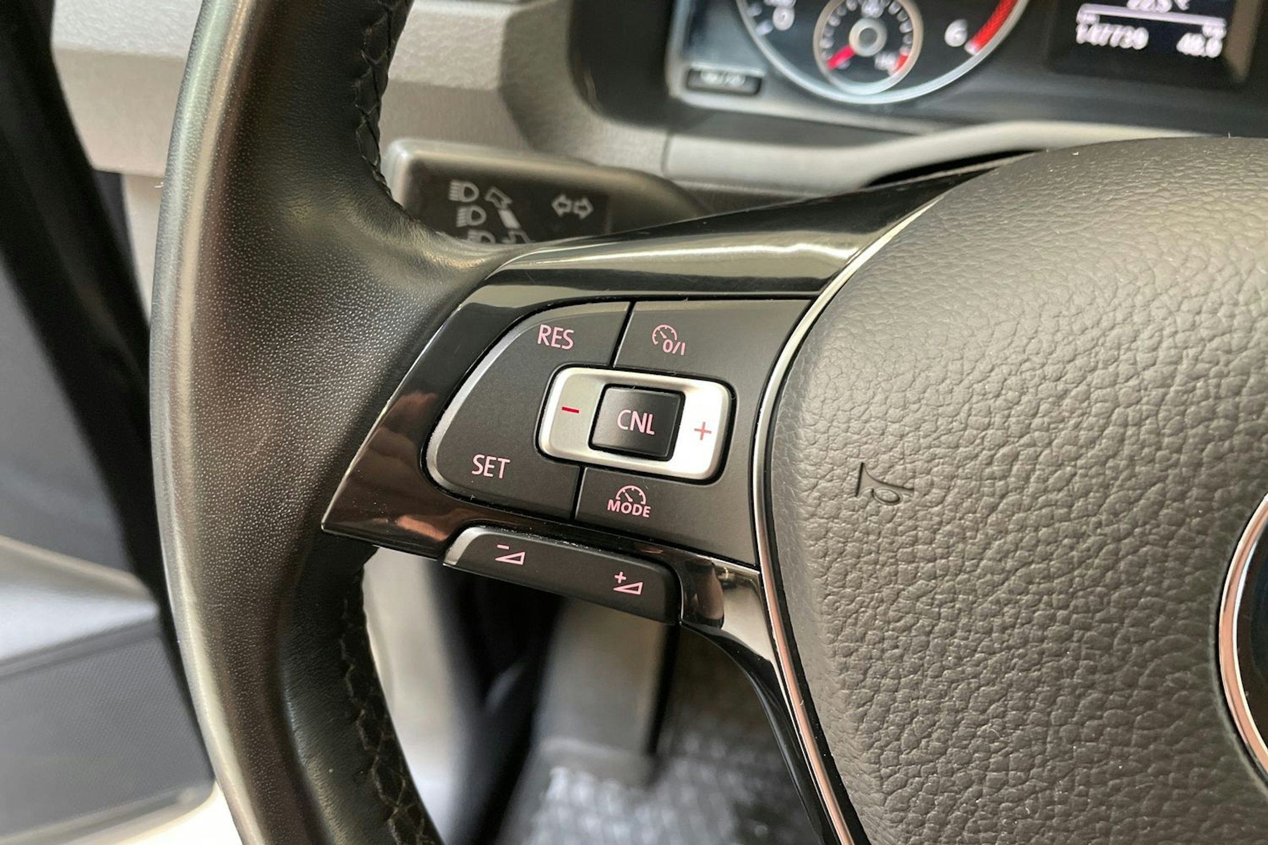 musta Volkswagen Caddy 2017 kuva 26.