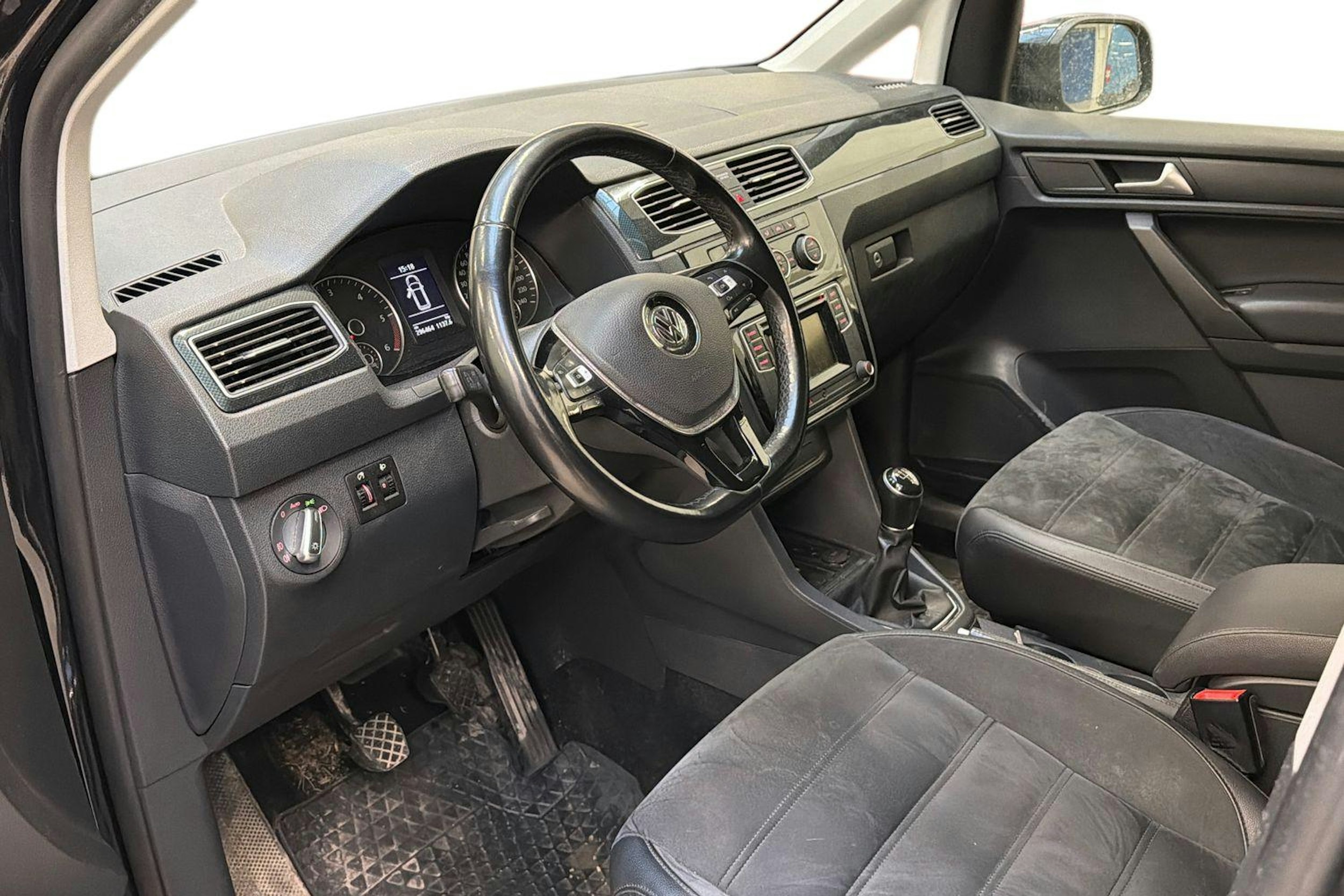 musta Volkswagen Caddy 2017 kuva 3.