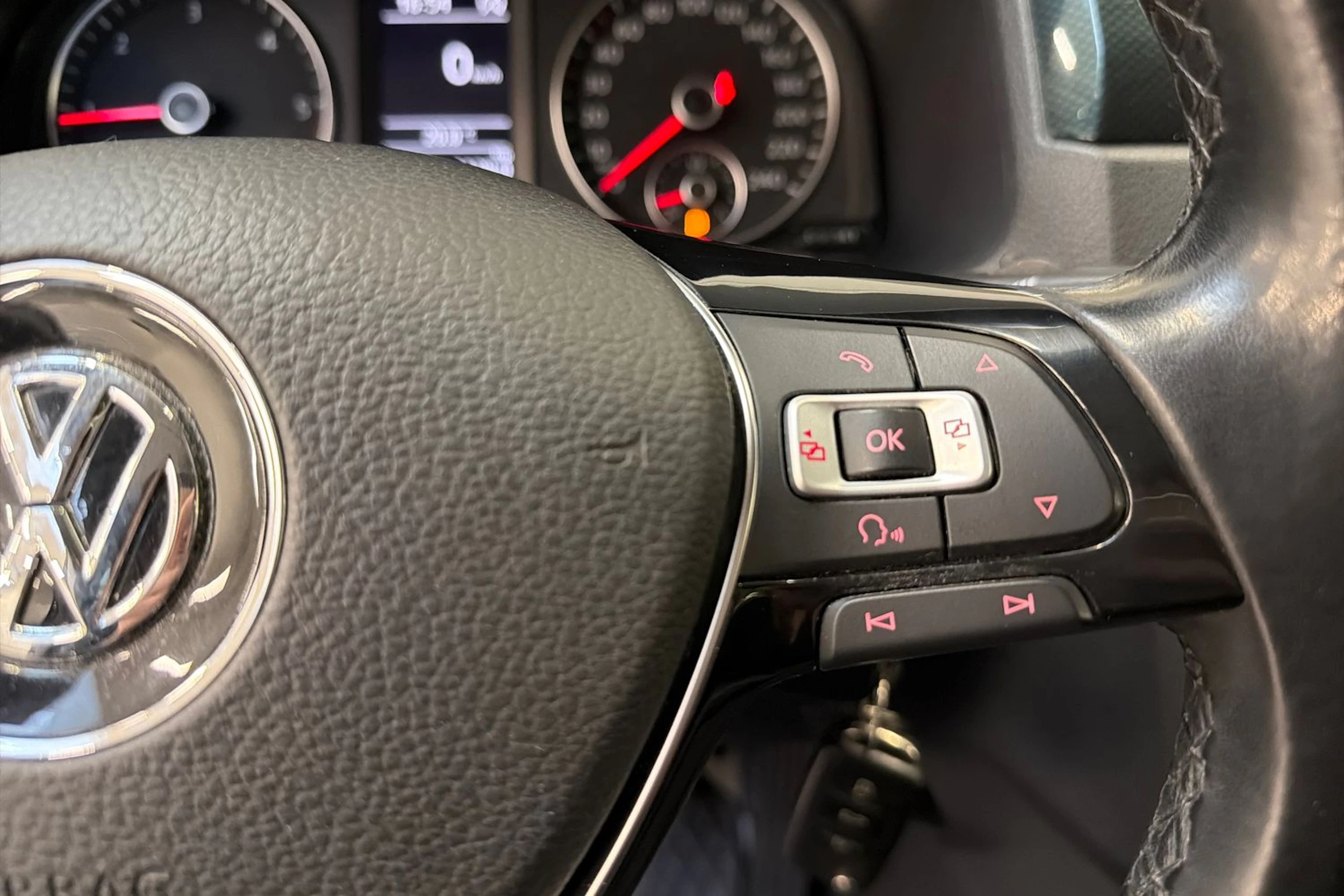 musta Volkswagen Caddy 2017 kuva 20.