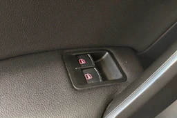 musta Volkswagen Caddy 2017 kuva 23.