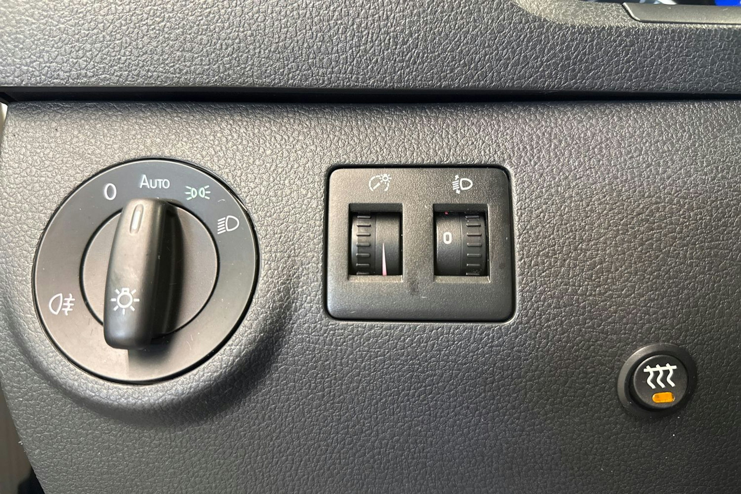valkoinen Volkswagen Caddy Maxi 2017 kuva 17.