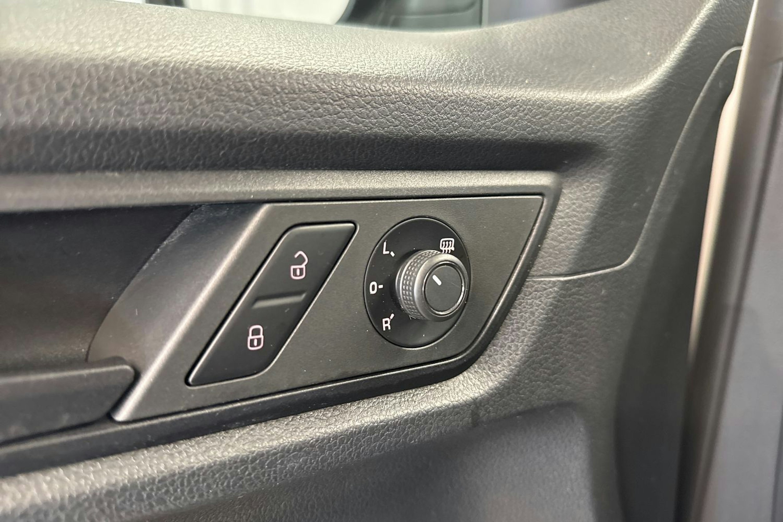 valkoinen Volkswagen Caddy Maxi 2017 kuva 18.