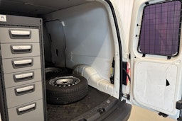 valkoinen Volkswagen Caddy Maxi 2017 kuva 23.