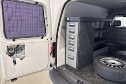 valkoinen Volkswagen Caddy Maxi 2017 kuva 25.