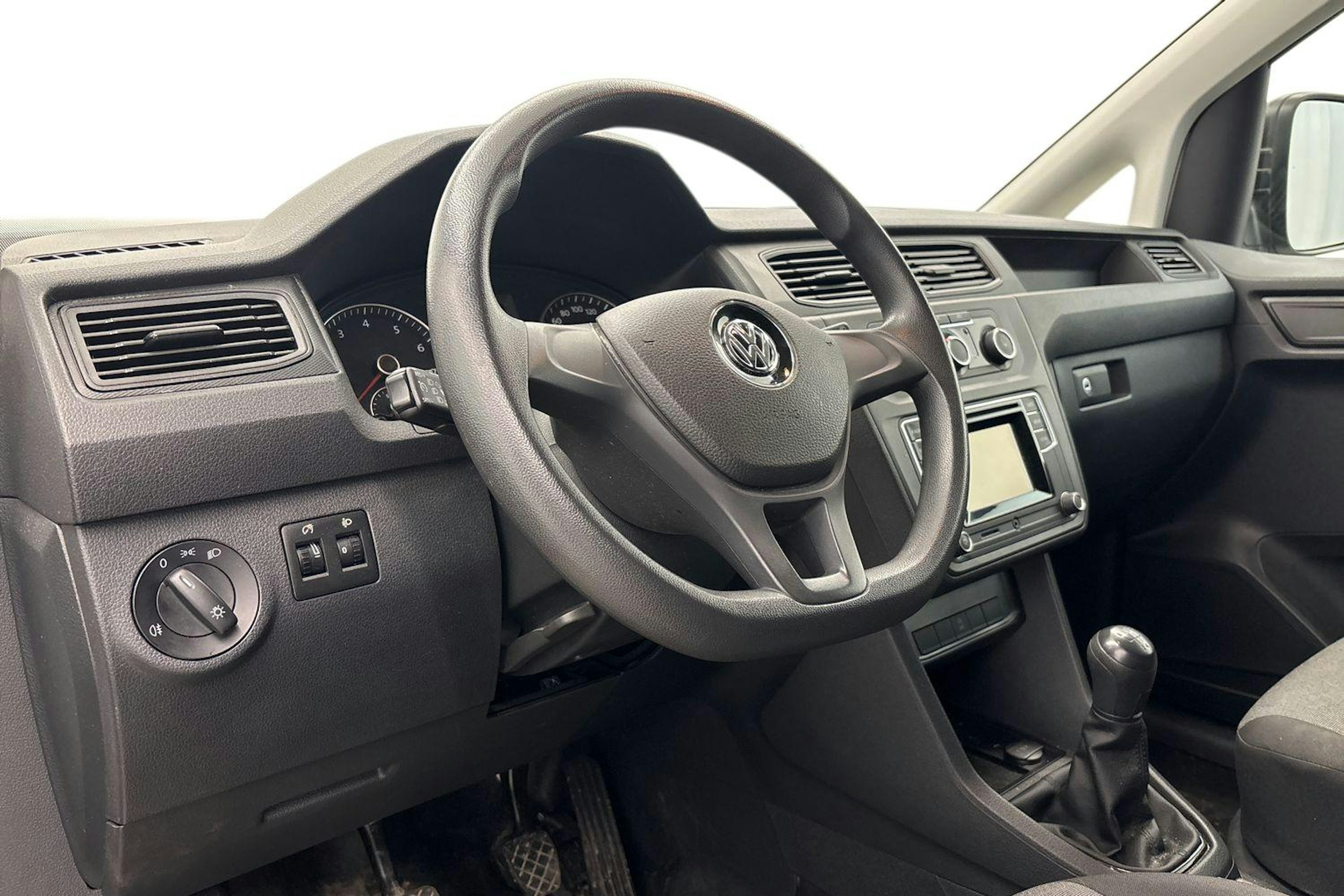 valkoinen Volkswagen Caddy 2017 kuva 8.