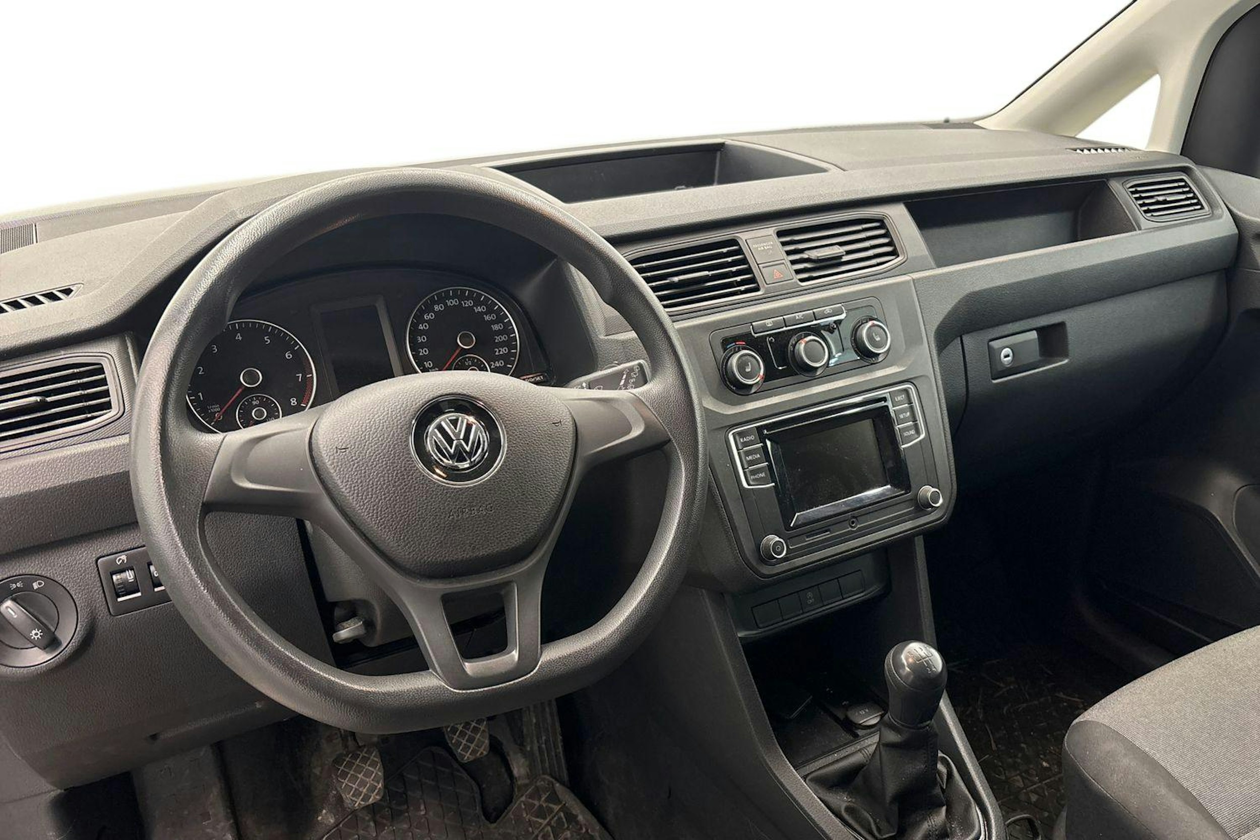 valkoinen Volkswagen Caddy 2017 kuva 9.