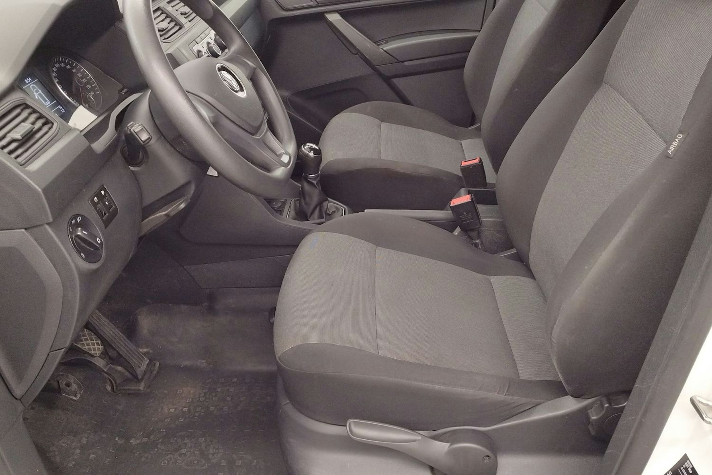 valkoinen Volkswagen Caddy 2018 kuva 15.