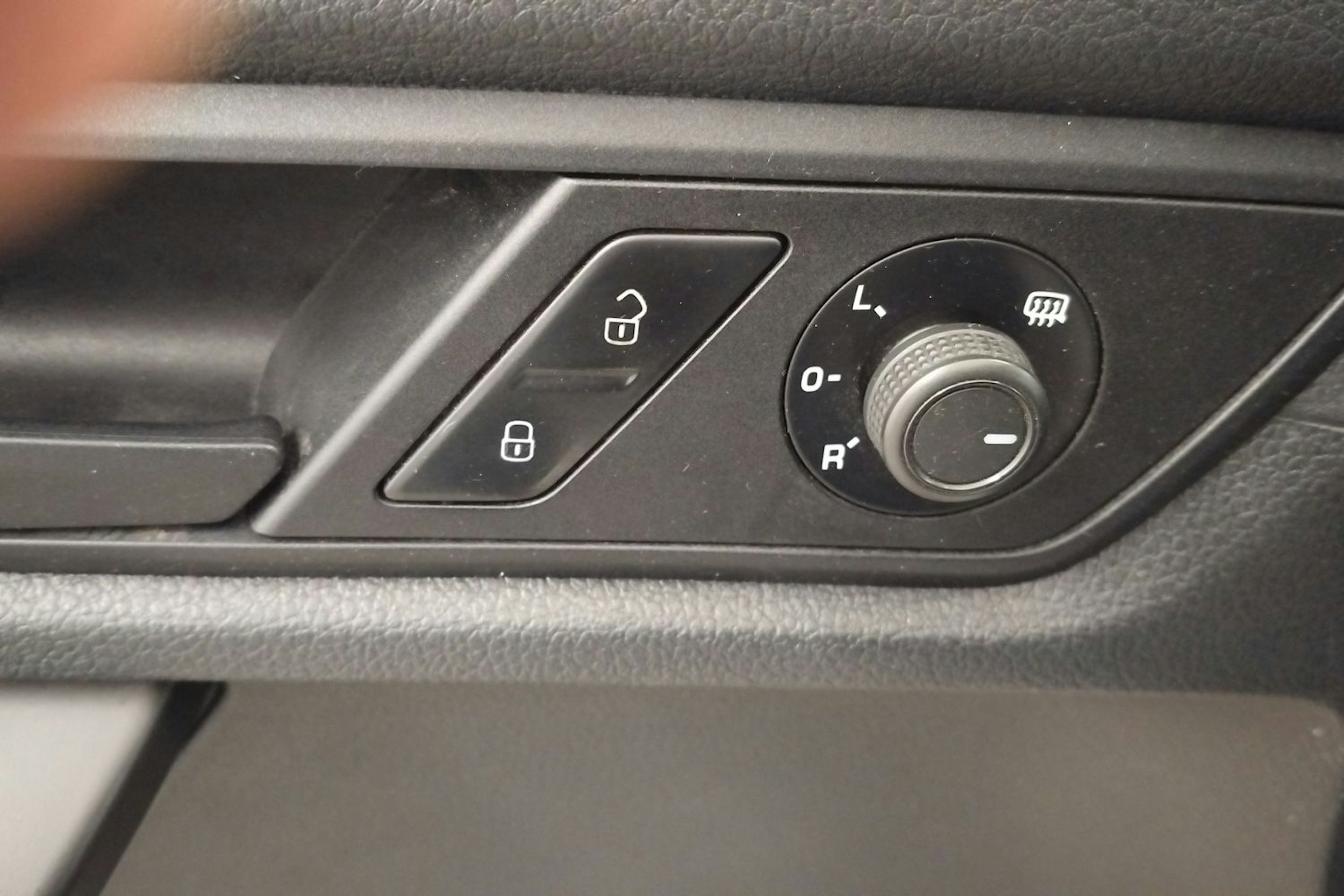valkoinen Volkswagen Caddy 2018 kuva 17.