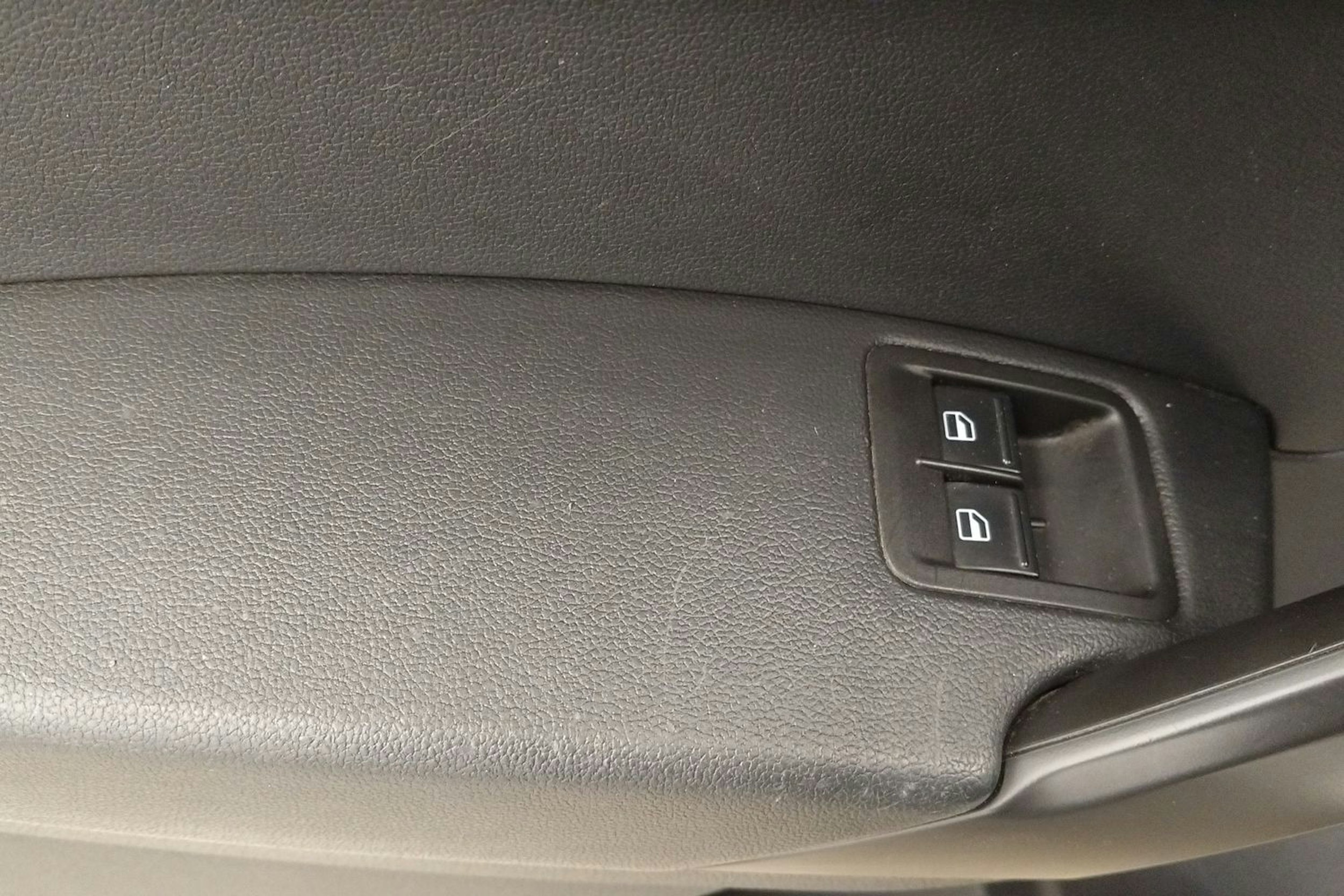 valkoinen Volkswagen Caddy 2018 kuva 18.