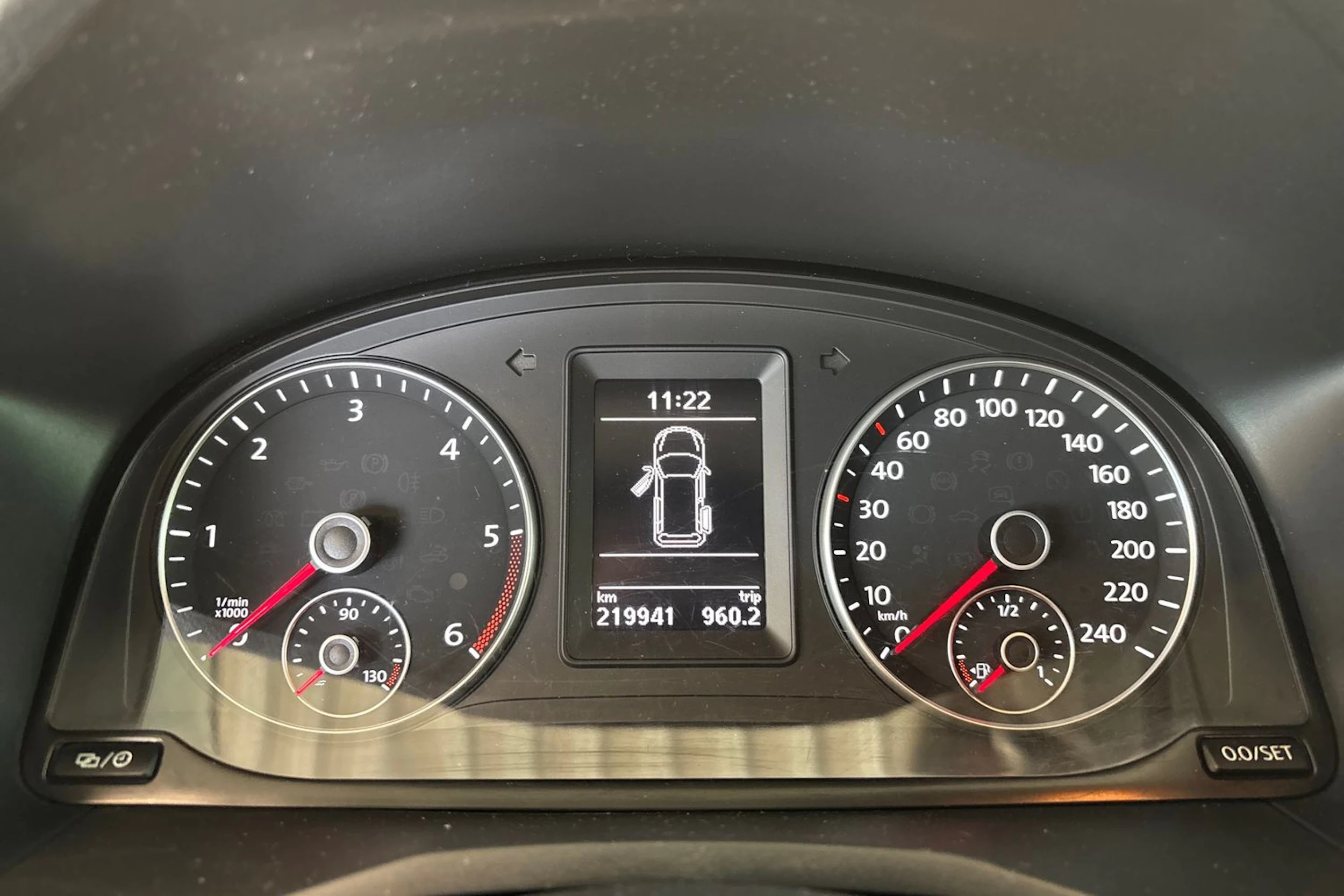 ruskea (beige) Volkswagen Caddy 2018 kuva 15.