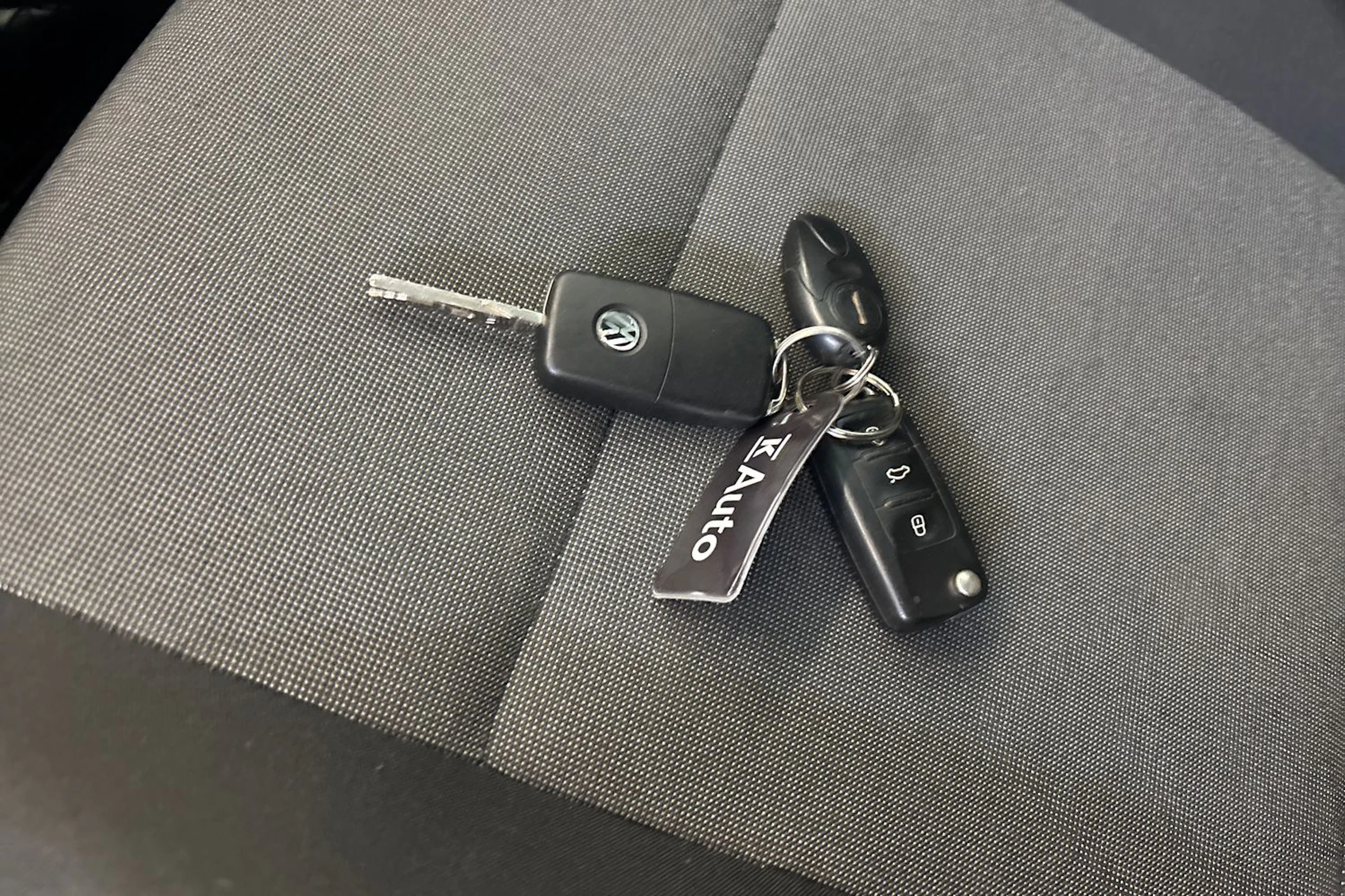 ruskea (beige) Volkswagen Caddy 2018 kuva 17.