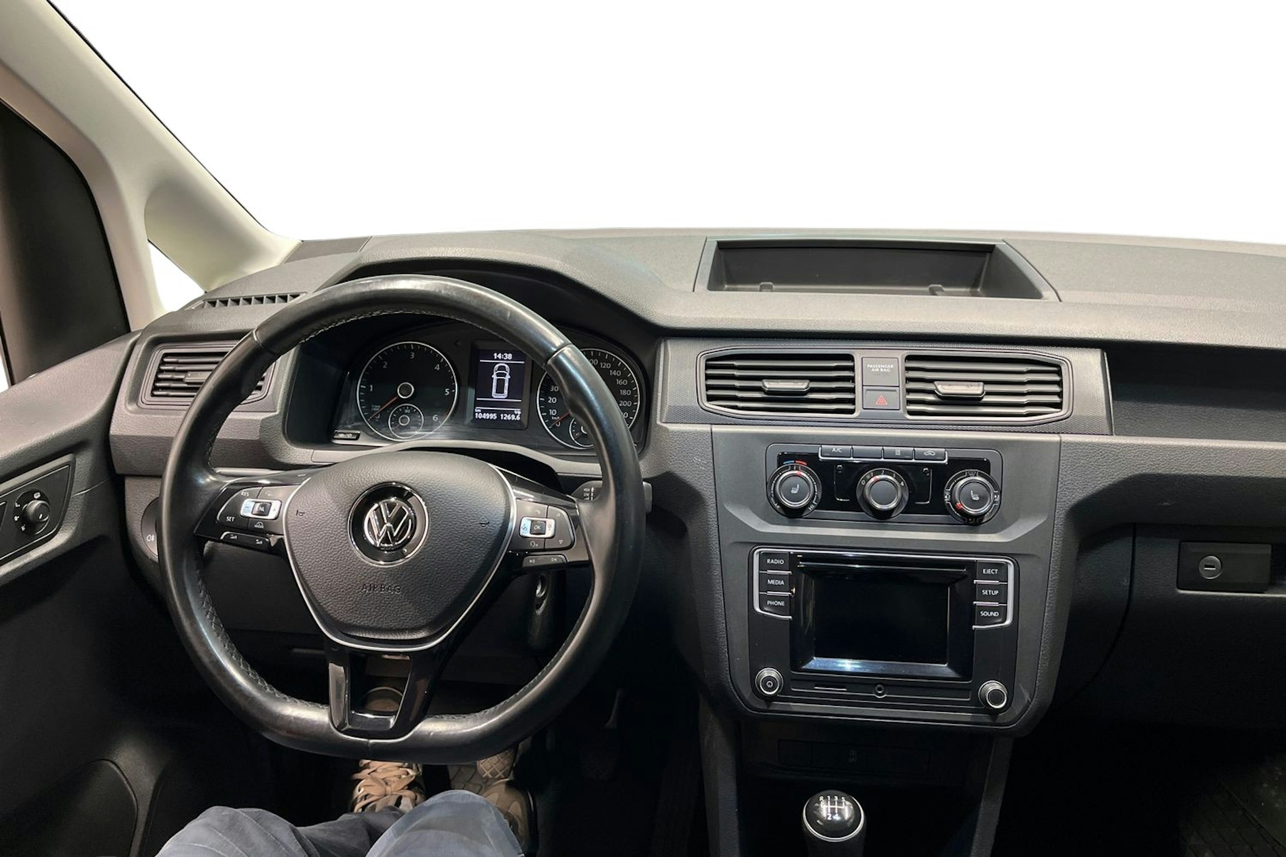 musta Volkswagen Caddy 2018 kuva 9.