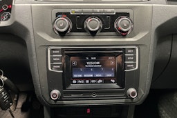 musta Volkswagen Caddy 2018 kuva 19.