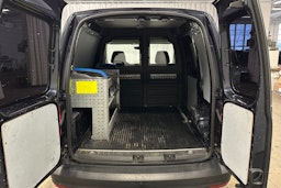 sininen Volkswagen Caddy 2018 kuva 15.