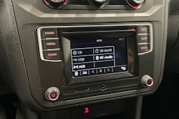 sininen Volkswagen Caddy 2018 kuva 24.