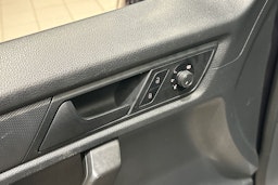 sininen Volkswagen Caddy 2018 kuva 22.