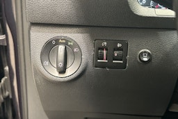 sininen Volkswagen Caddy 2018 kuva 23.