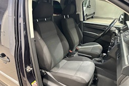 sininen Volkswagen Caddy 2018 kuva 31.