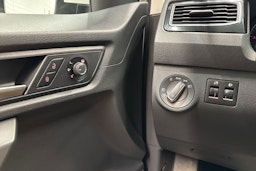 Valkoinen Volkswagen Caddy 2018 kuva 19.