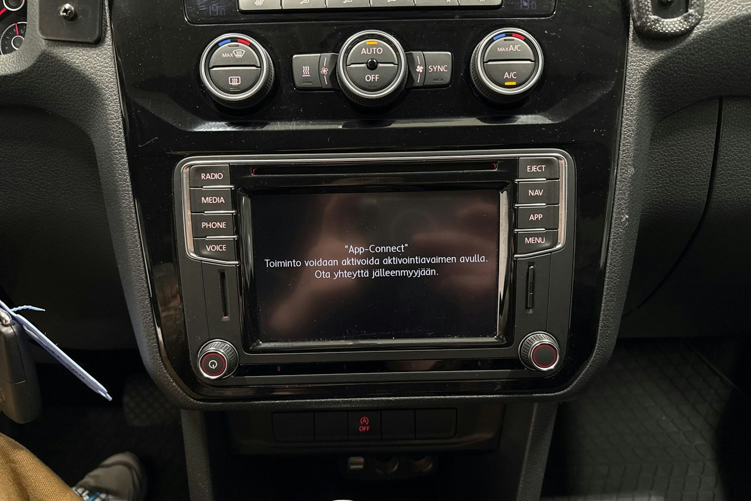 Valkoinen Volkswagen Caddy 2018 kuva 22.