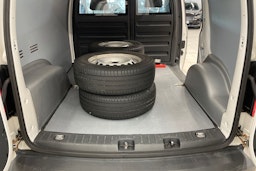 valkoinen Volkswagen Caddy 2018 kuva 22.