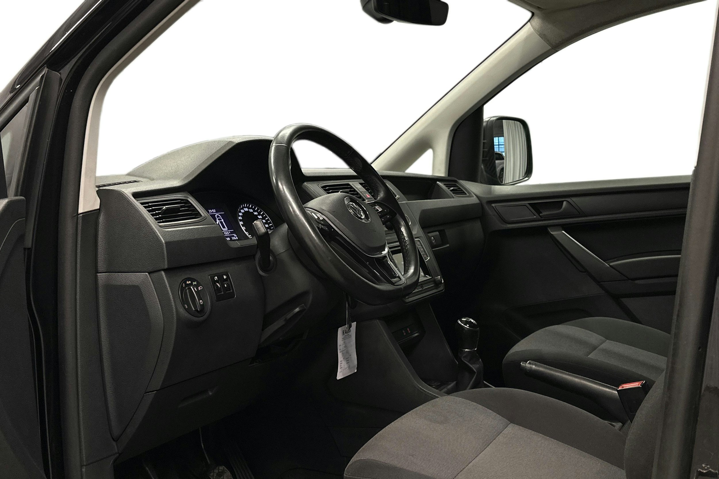 musta Volkswagen Caddy 2019 kuva 8.