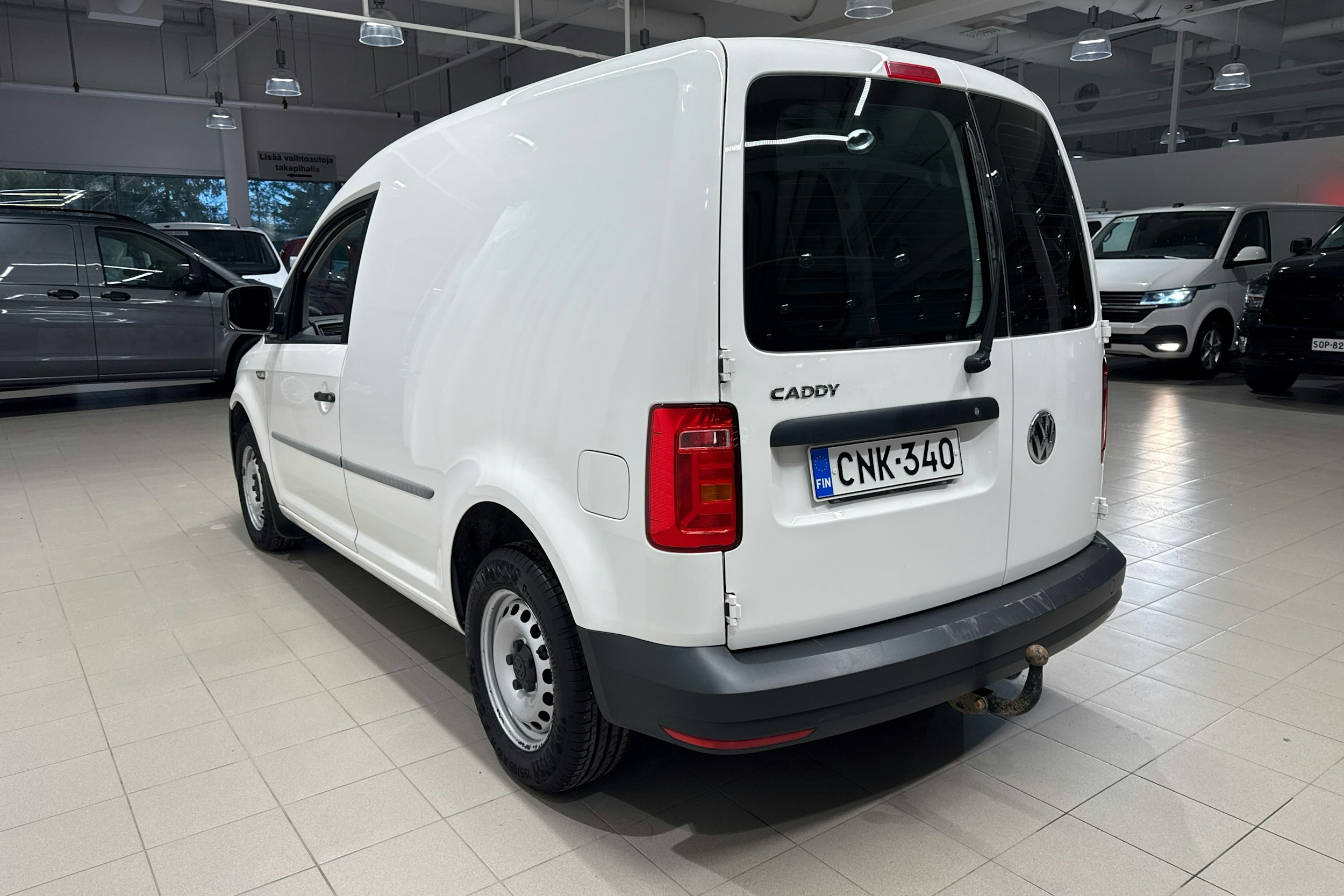 valkoinen Volkswagen Caddy 2019 kuva 10.