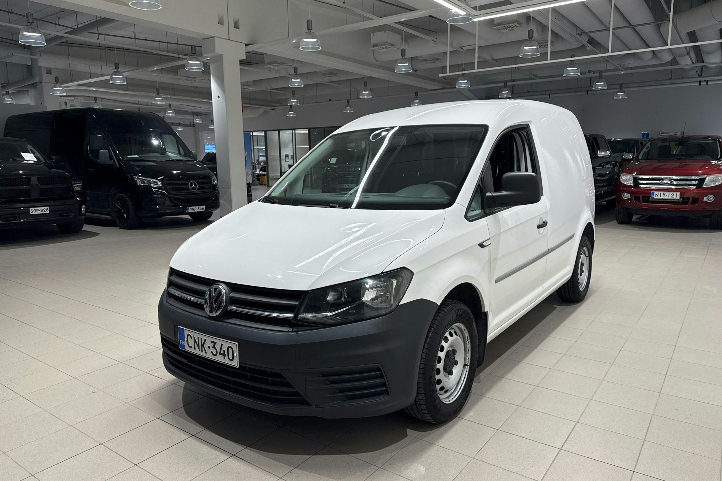 valkoinen Volkswagen Caddy 2019 kuva 11.