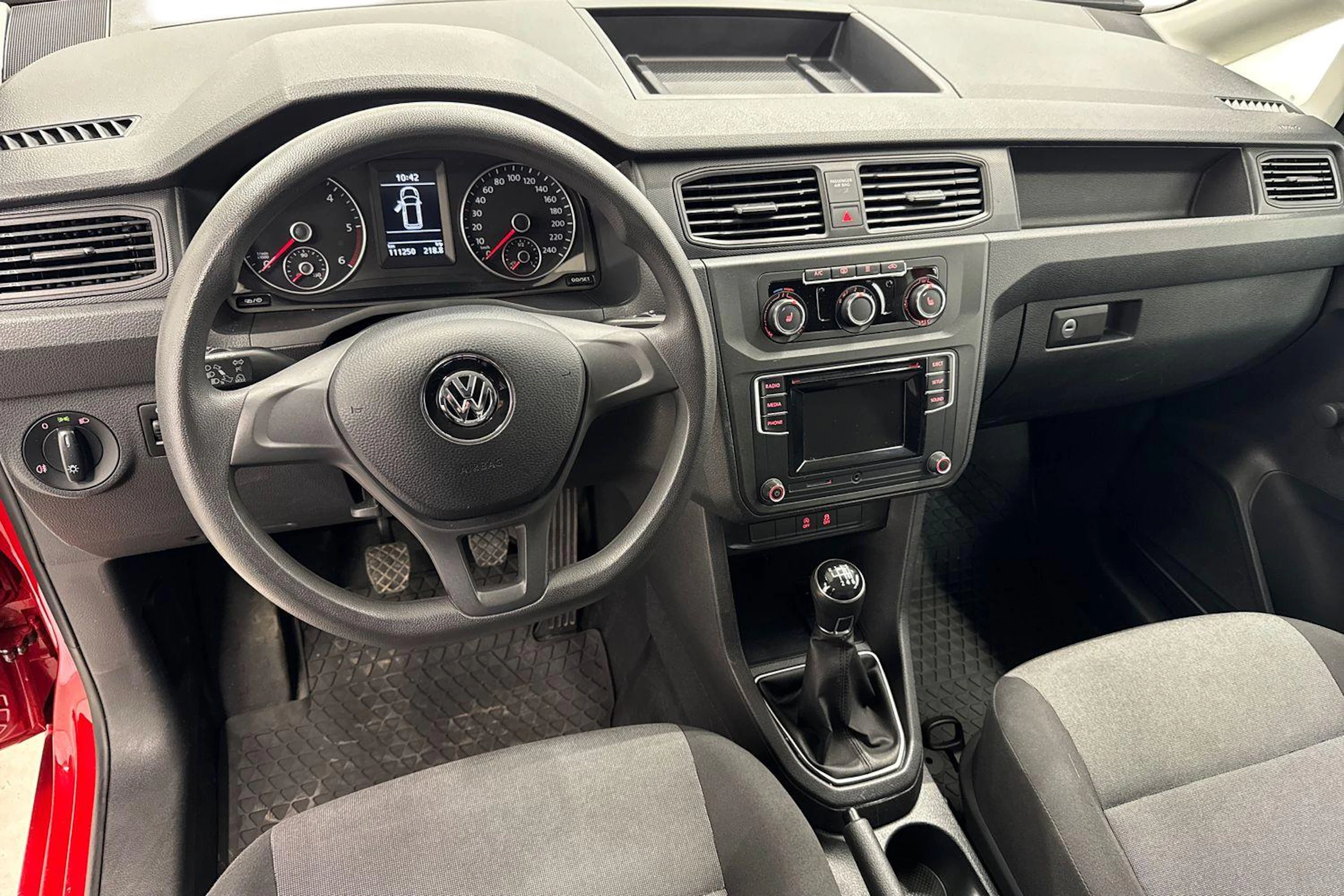 punainen Volkswagen Caddy 2020 kuva 7.