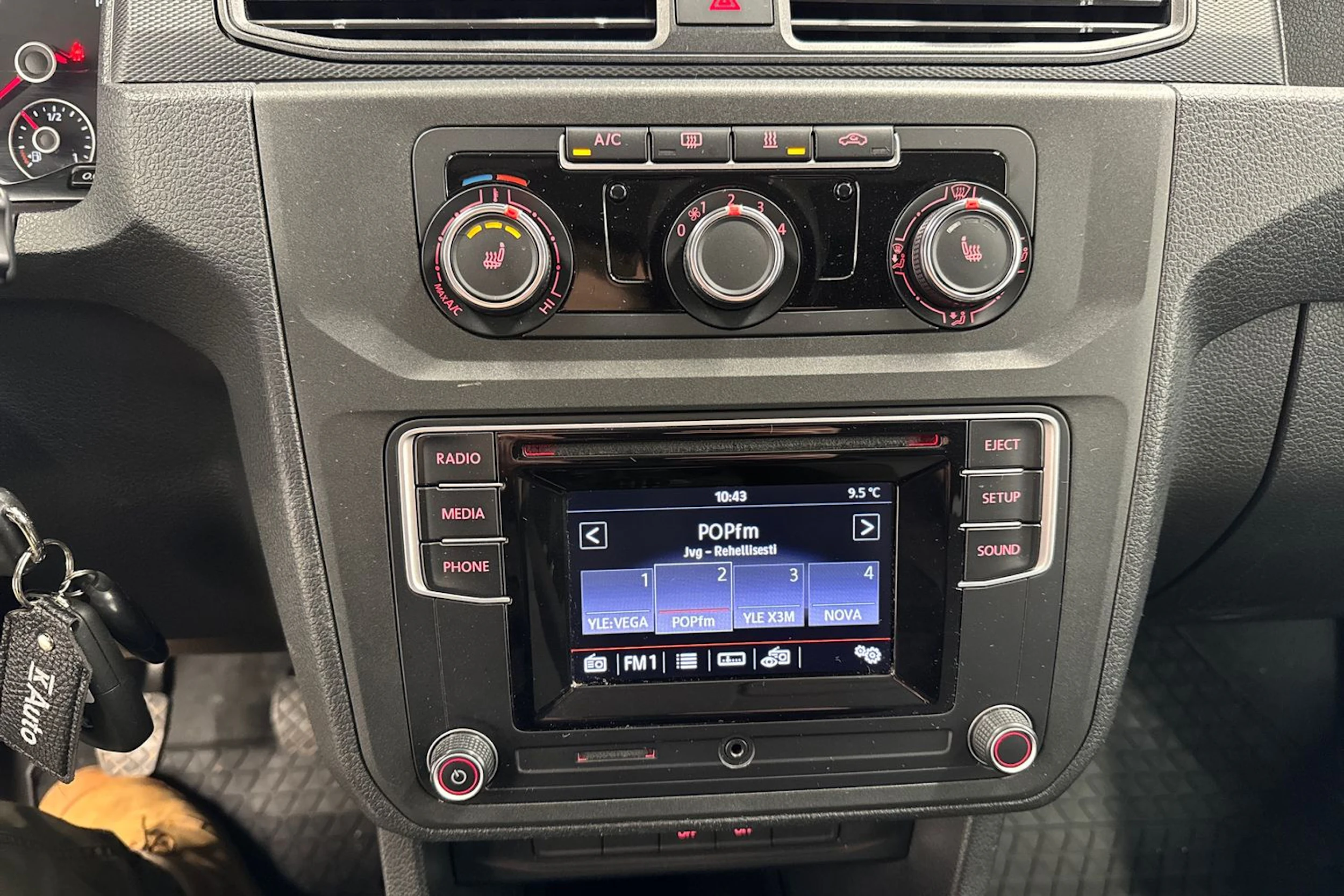 punainen Volkswagen Caddy 2020 kuva 12.