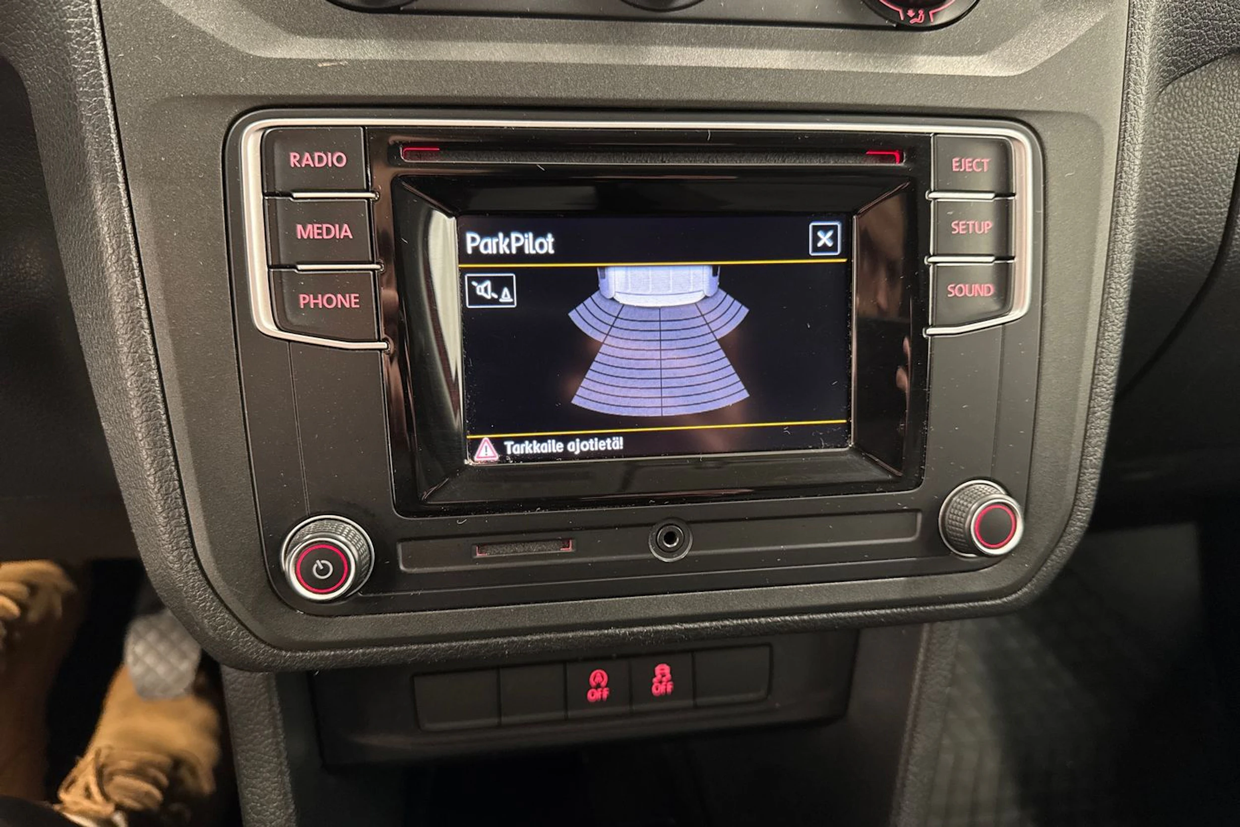 punainen Volkswagen Caddy 2020 kuva 13.