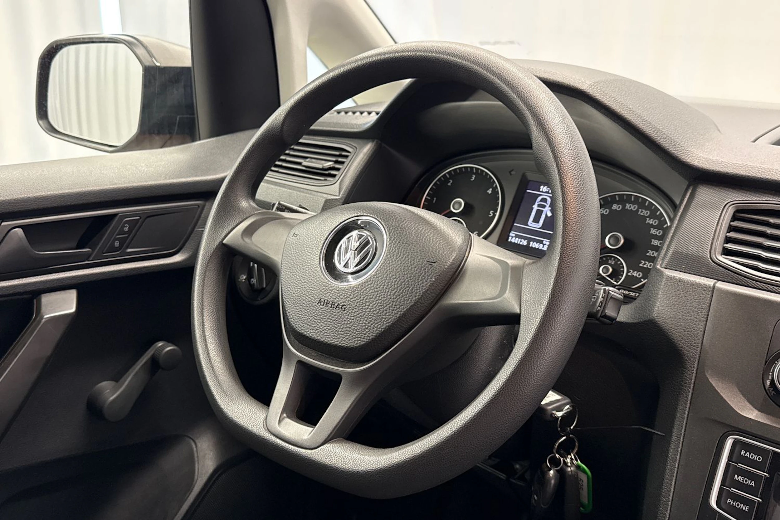 punainen Volkswagen Caddy 2020 kuva 13.